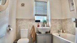 Cae'r Garreg, Oakdale, NP12