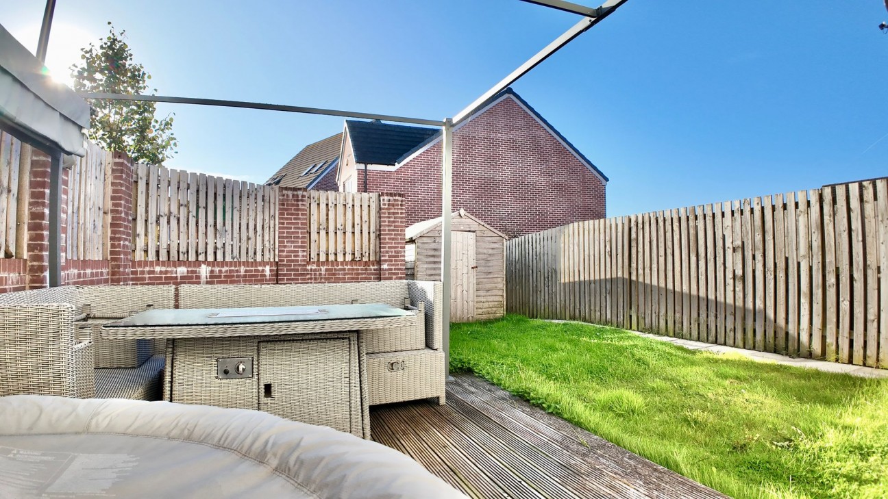 Cae'r Garreg, Oakdale, NP12