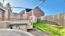 Cae'r Garreg, Oakdale, NP12