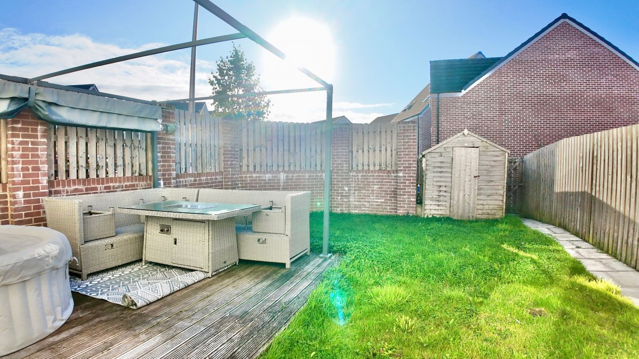 Cae'r Garreg, Oakdale, NP12