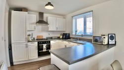 Cae'r Garreg, Oakdale, NP12