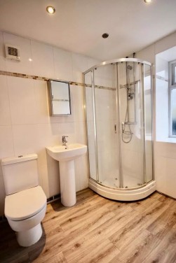 High Street, Newbridge, NP11