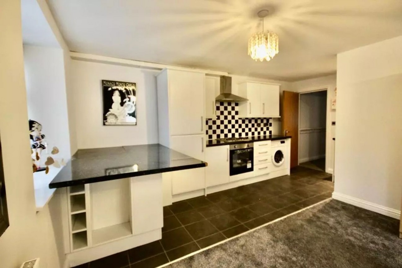 High Street, Newbridge, NP11