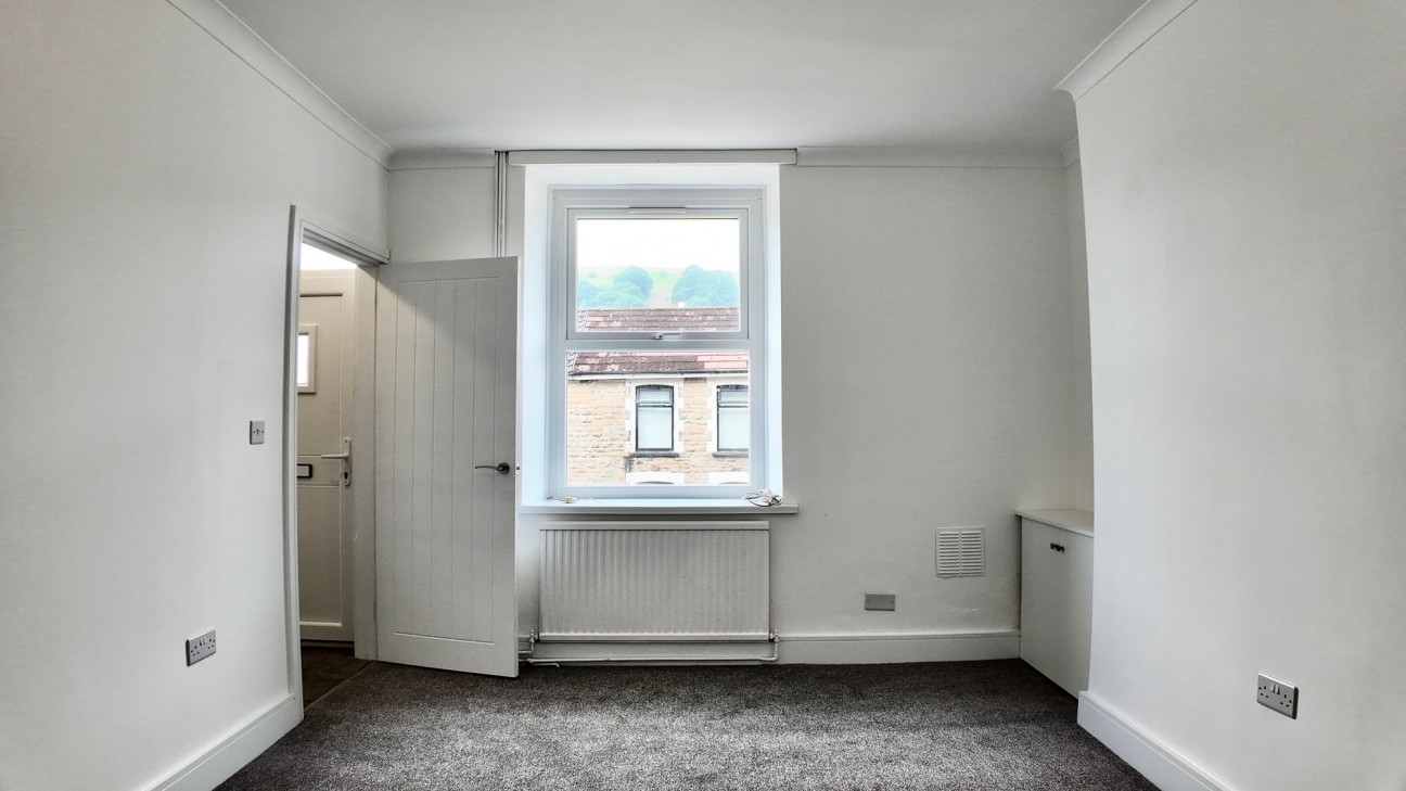 Queens Road, Elliots Town, NP24