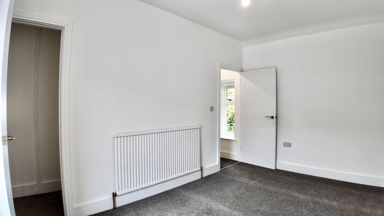 Queens Road, Elliots Town, NP24