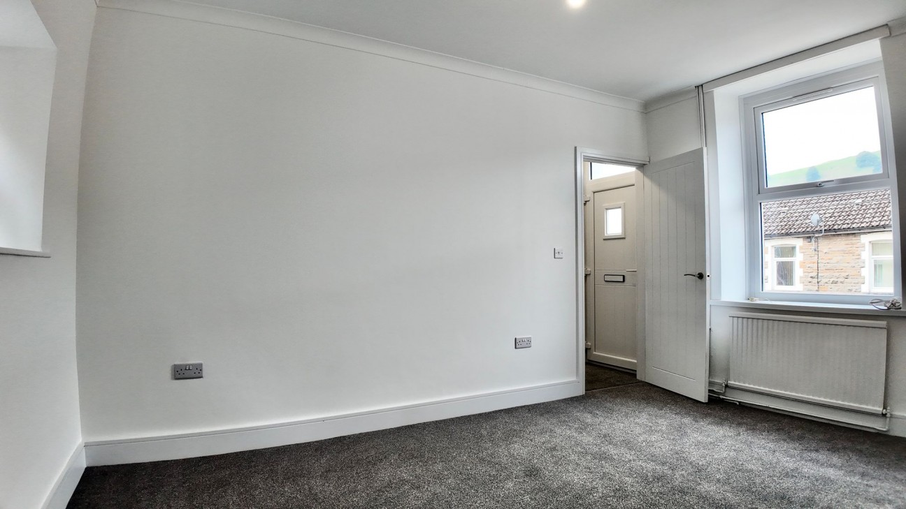 Queens Road, Elliots Town, NP24