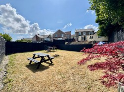 Cefn Road, Blackwood, NP12