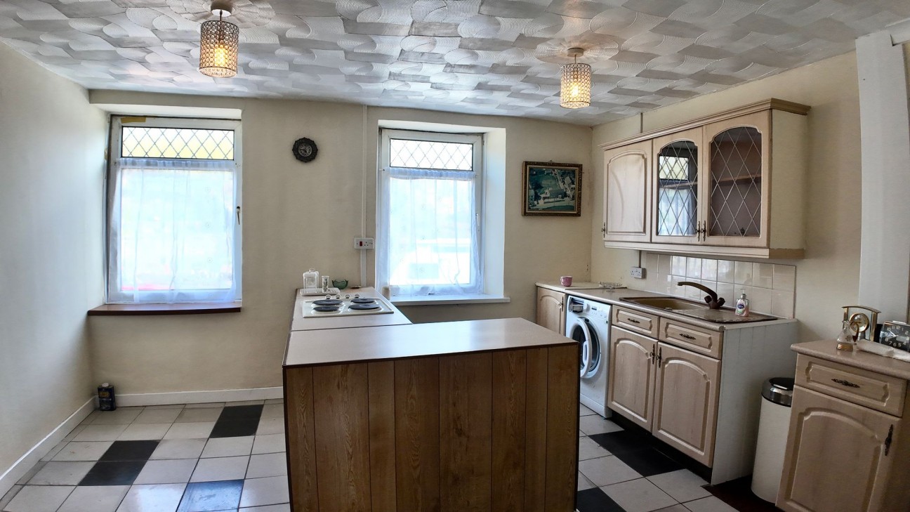 Manmoel, Blackwood, NP12