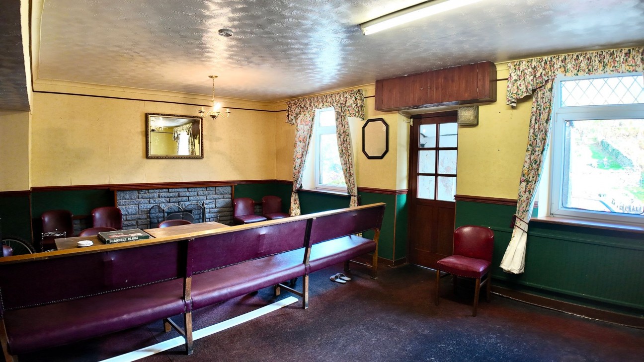 Manmoel, Blackwood, NP12