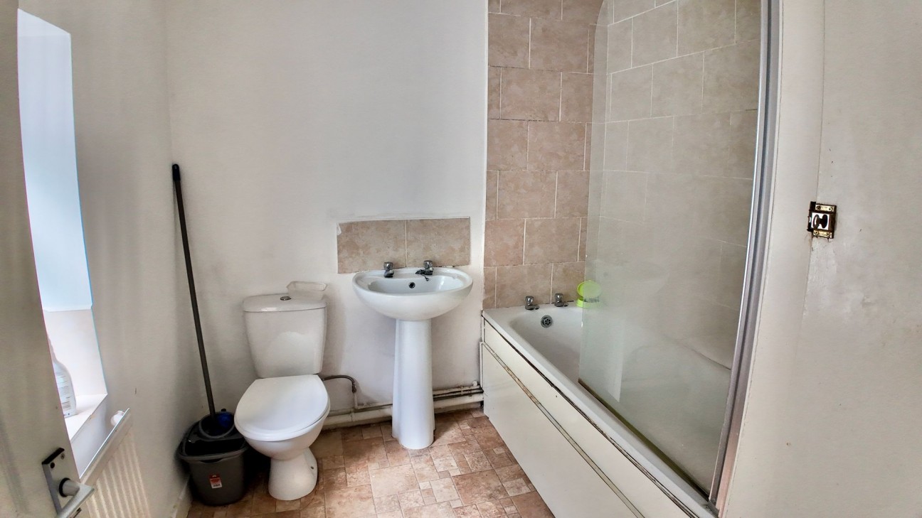 High Street, Mountain Ash, CF45