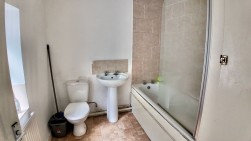 High Street, Mountain Ash, CF45