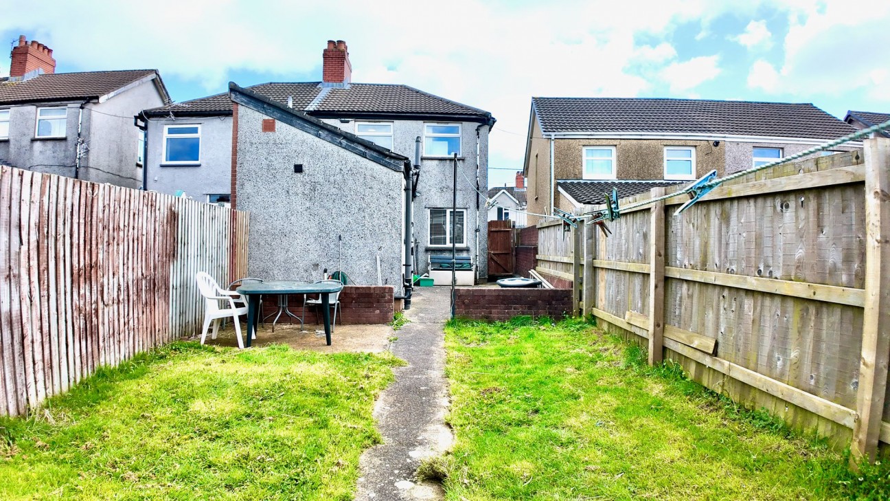 Cefn Fforest Avenue, Cefn Fforest, NP12