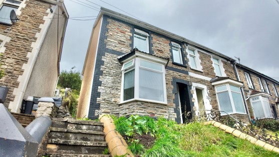 Queens Road, Elliots Town, NP24