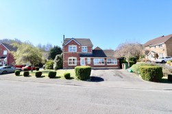 St. Andrews Drive, Pontllanfraith, NP12
