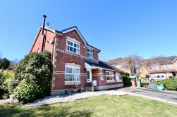St. Andrews Drive, Pontllanfraith, NP12