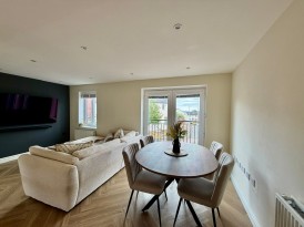 Cae'r Delyn, Oakdale, NP12