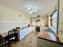 Pentwyn Road, Crumlin, NP11