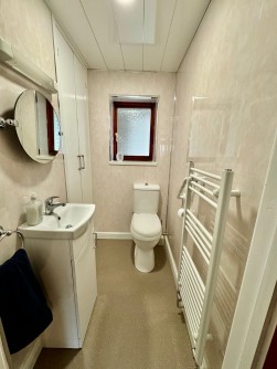 Pentwyn Road, Crumlin, NP11