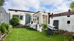 Edwards Terrace, Newbridge, NP11