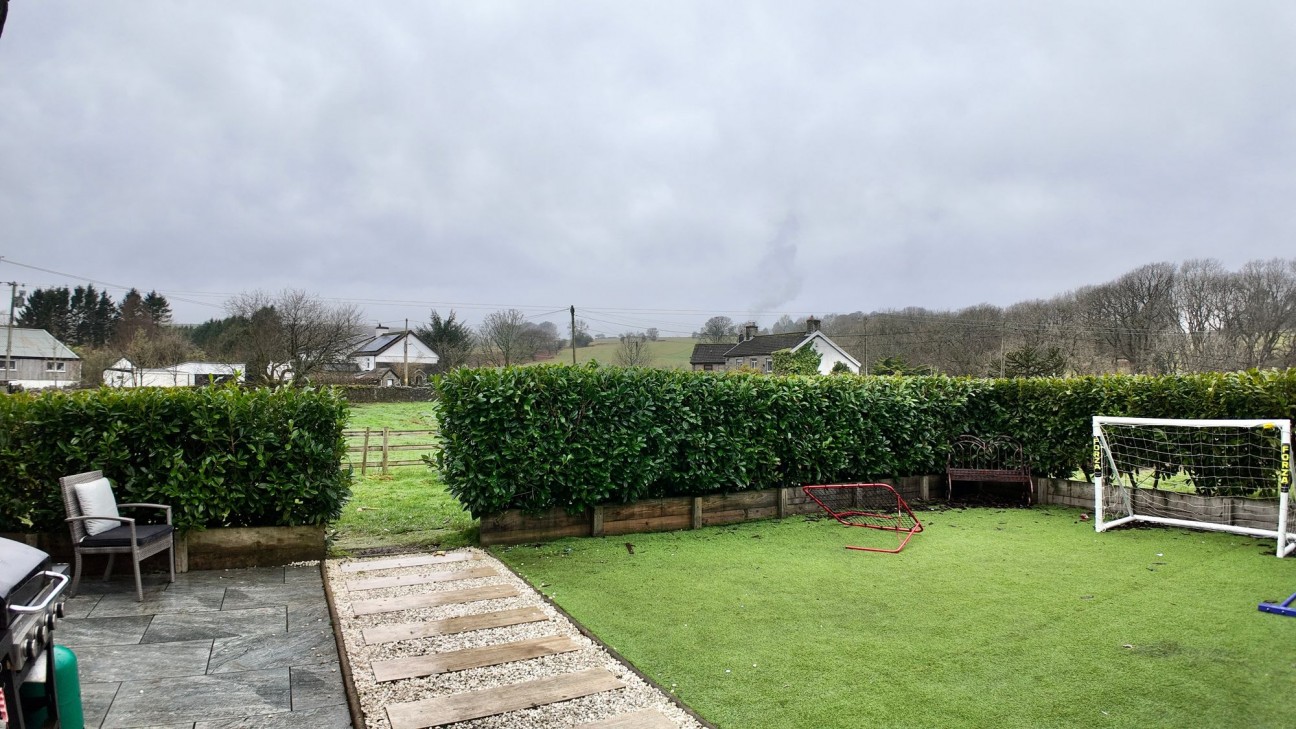 Mill Road, Deri, CF81