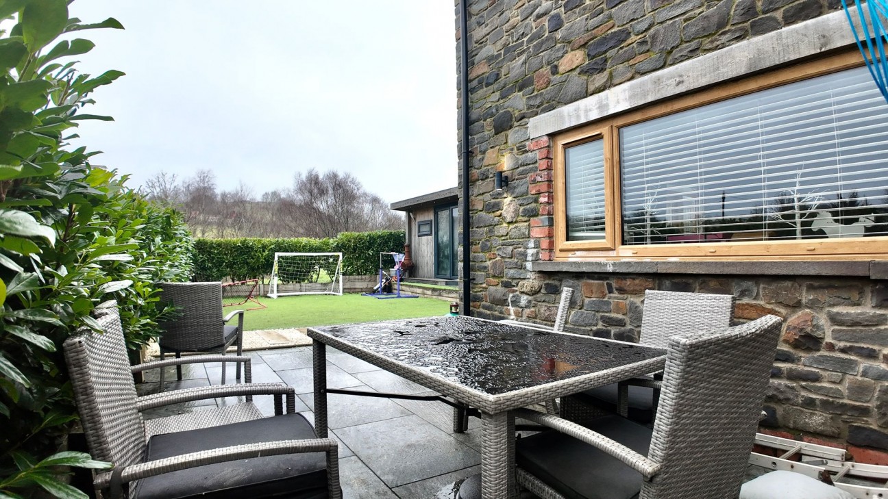 Mill Road, Deri, CF81