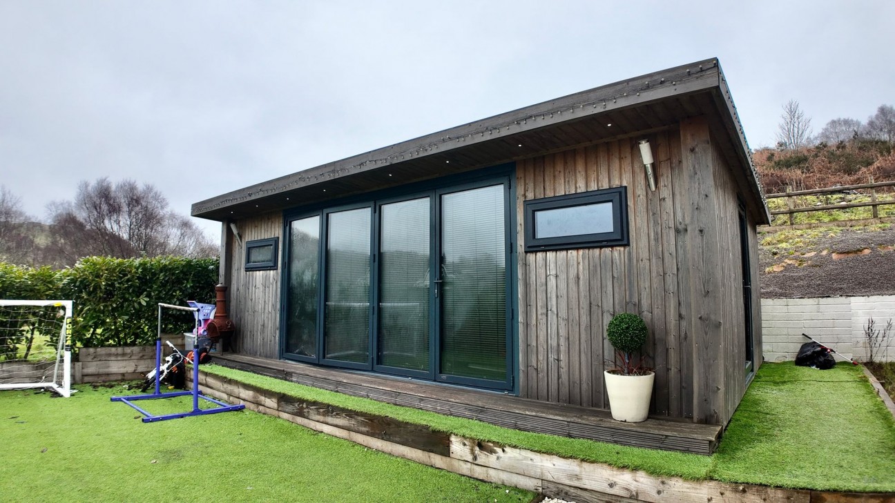 Mill Road, Deri, CF81