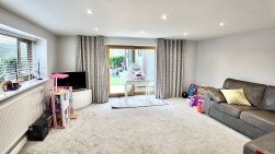 Mill Road, Deri, CF81