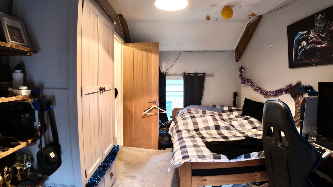 Mill Road, Deri, CF81