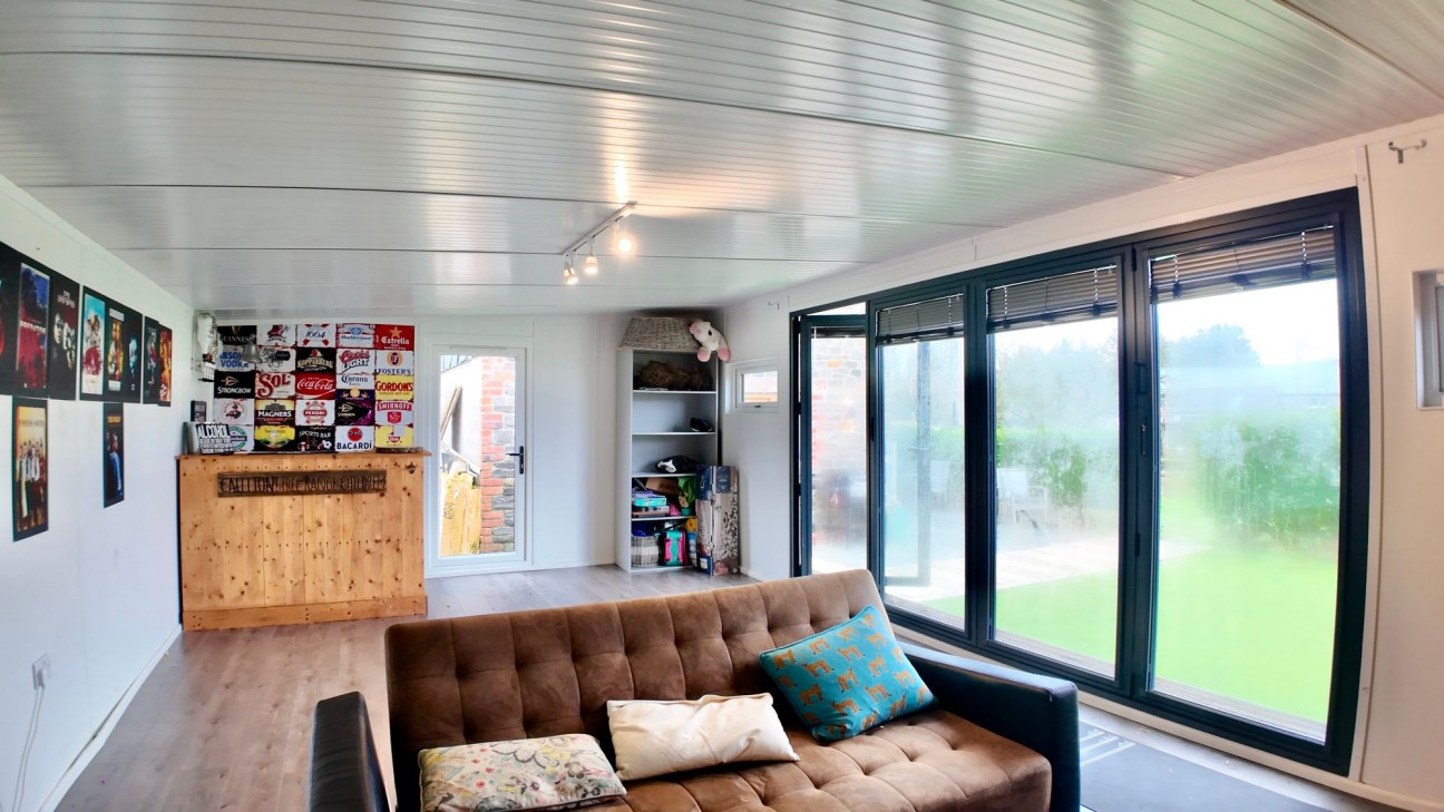 Mill Road, Deri, CF81