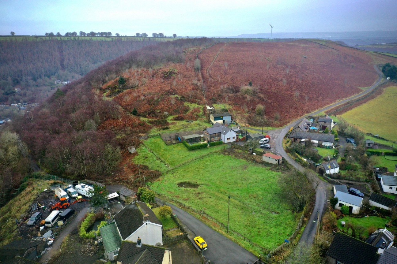 Mill Road, Deri, CF81