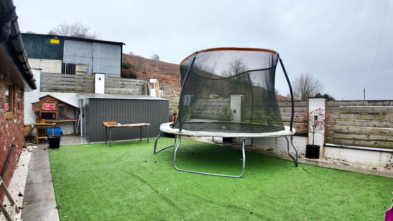 Mill Road, Deri, CF81