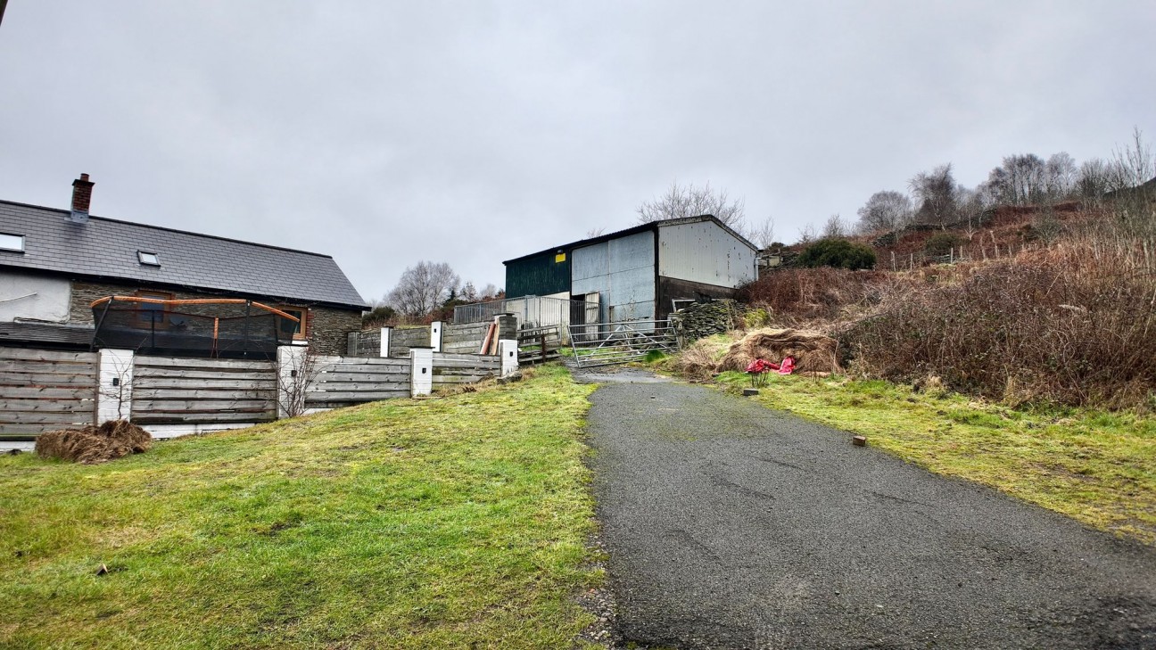 Mill Road, Deri, CF81