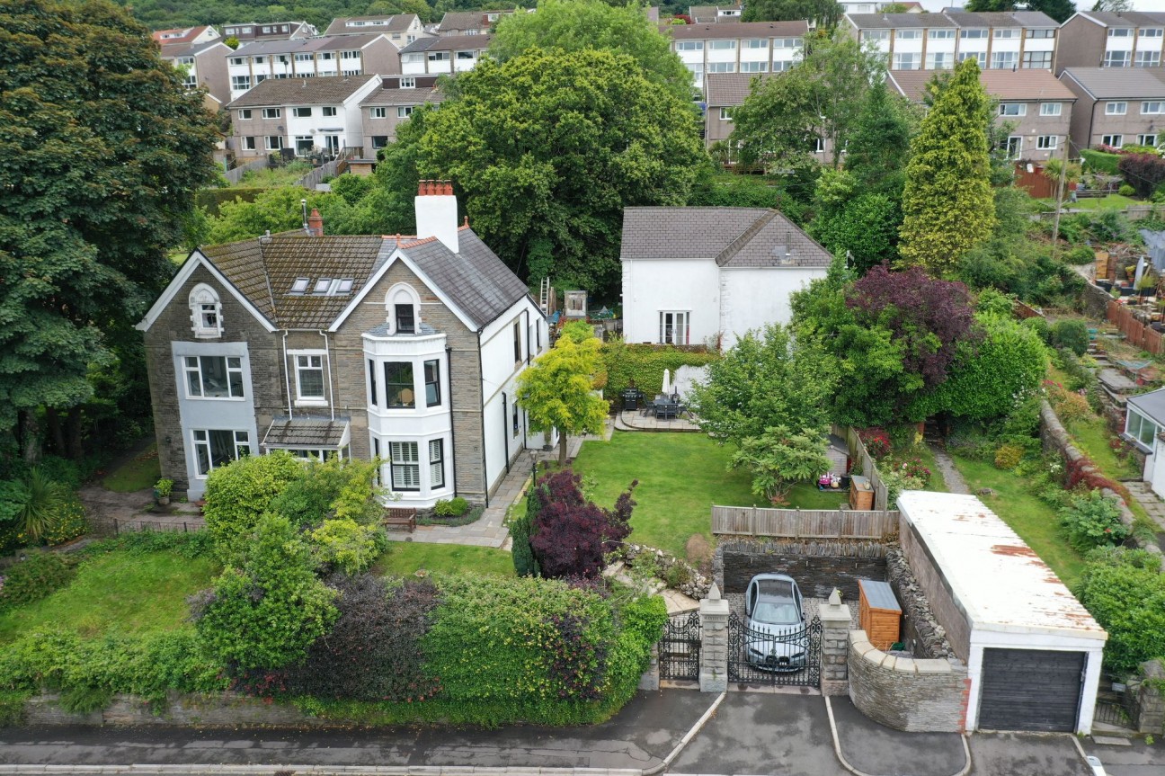 Mayfield Road, Pontypridd, CF37