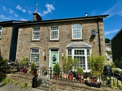 High Street, Newbridge, NP11