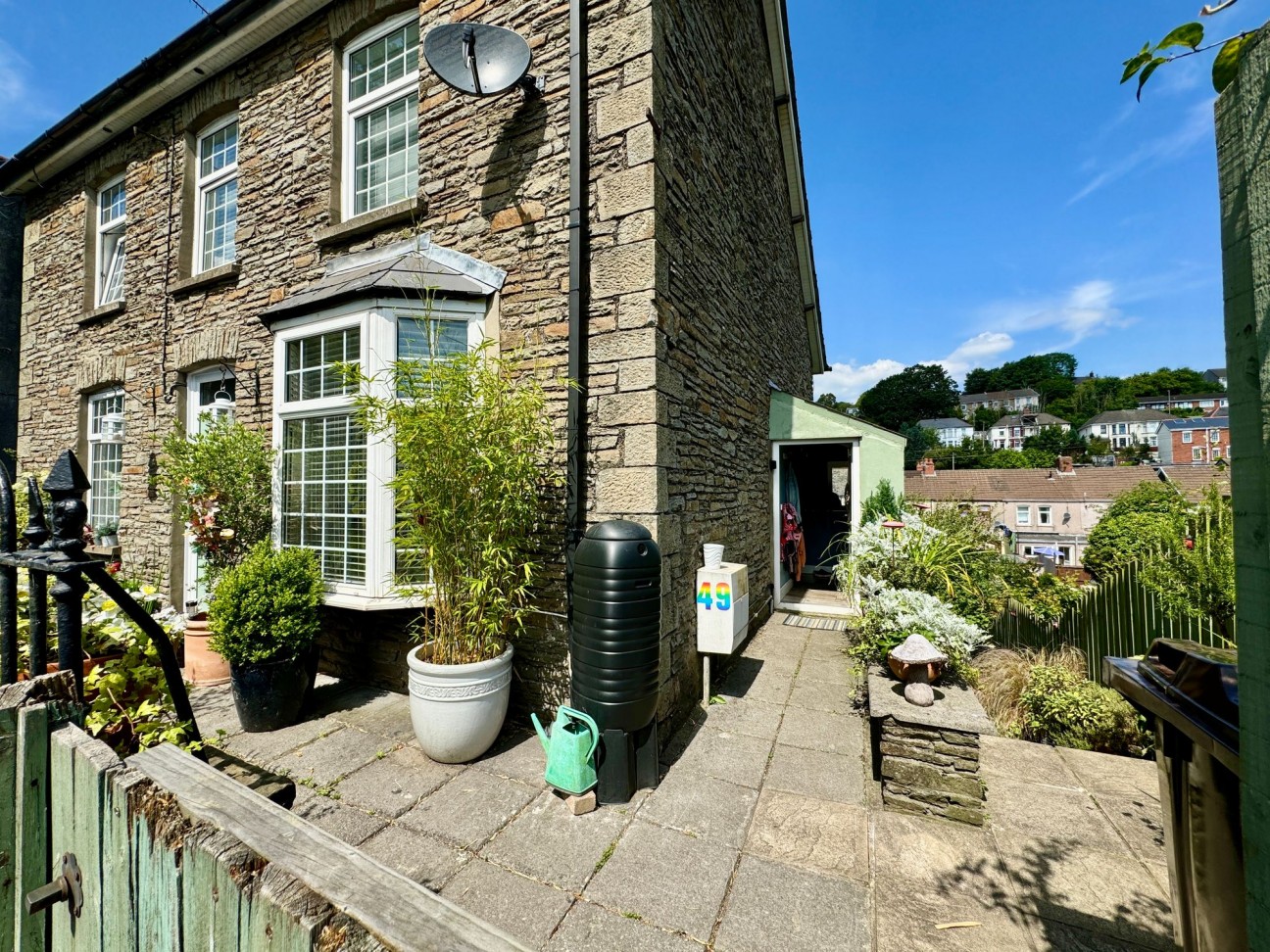 High Street, Newbridge, NP11