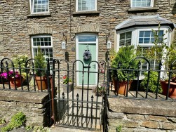 High Street, Newbridge, NP11