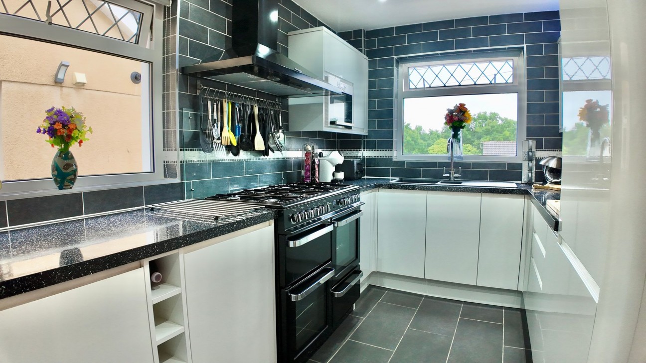 Rhiw Farm Crescent, Crumlin, NP11