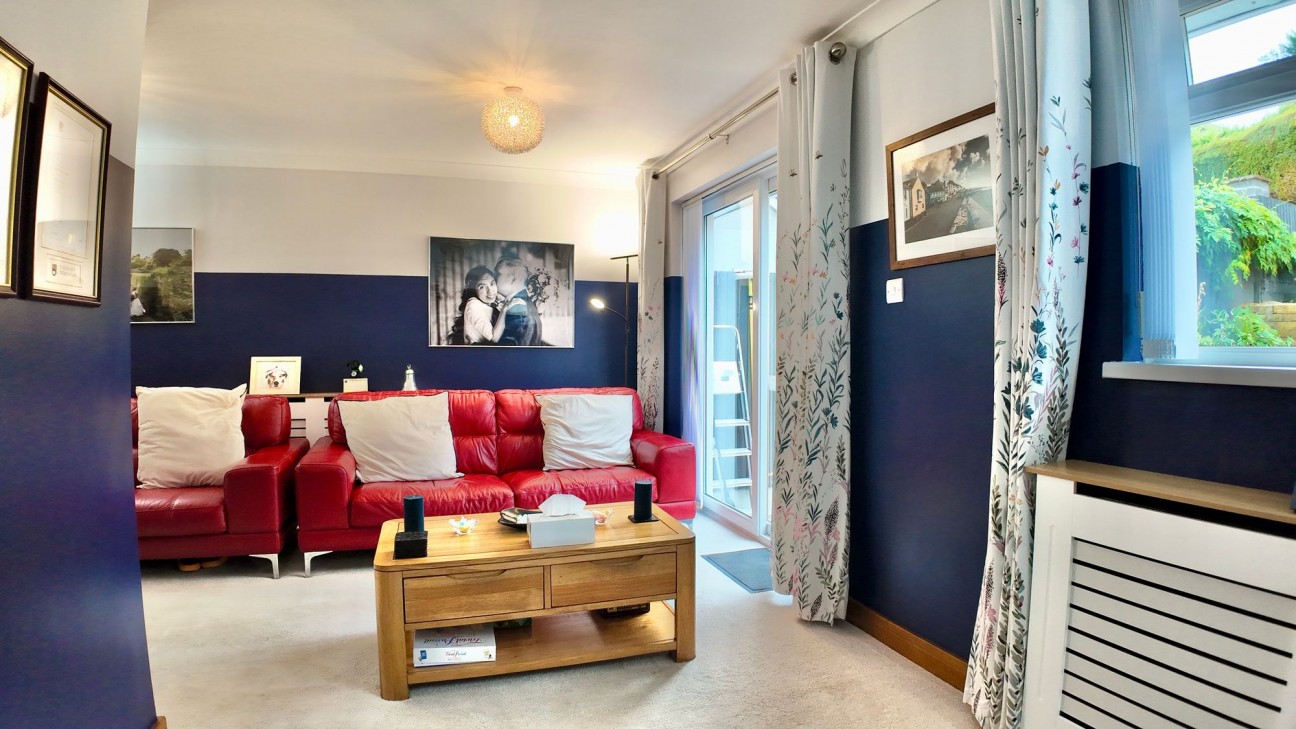 Rhiw Farm Crescent, Crumlin, NP11