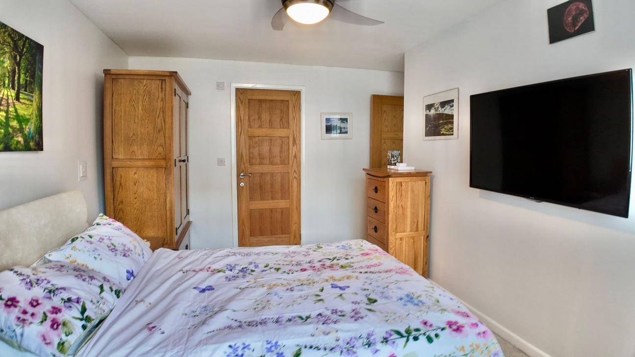 Rhiw Farm Crescent, Crumlin, NP11