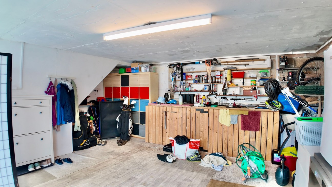 Rhiw Farm Crescent, Crumlin, NP11