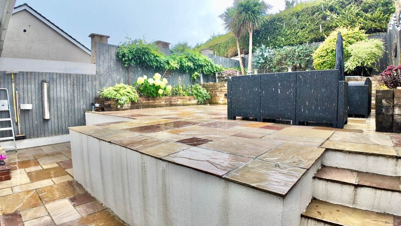 Rhiw Farm Crescent, Crumlin, NP11