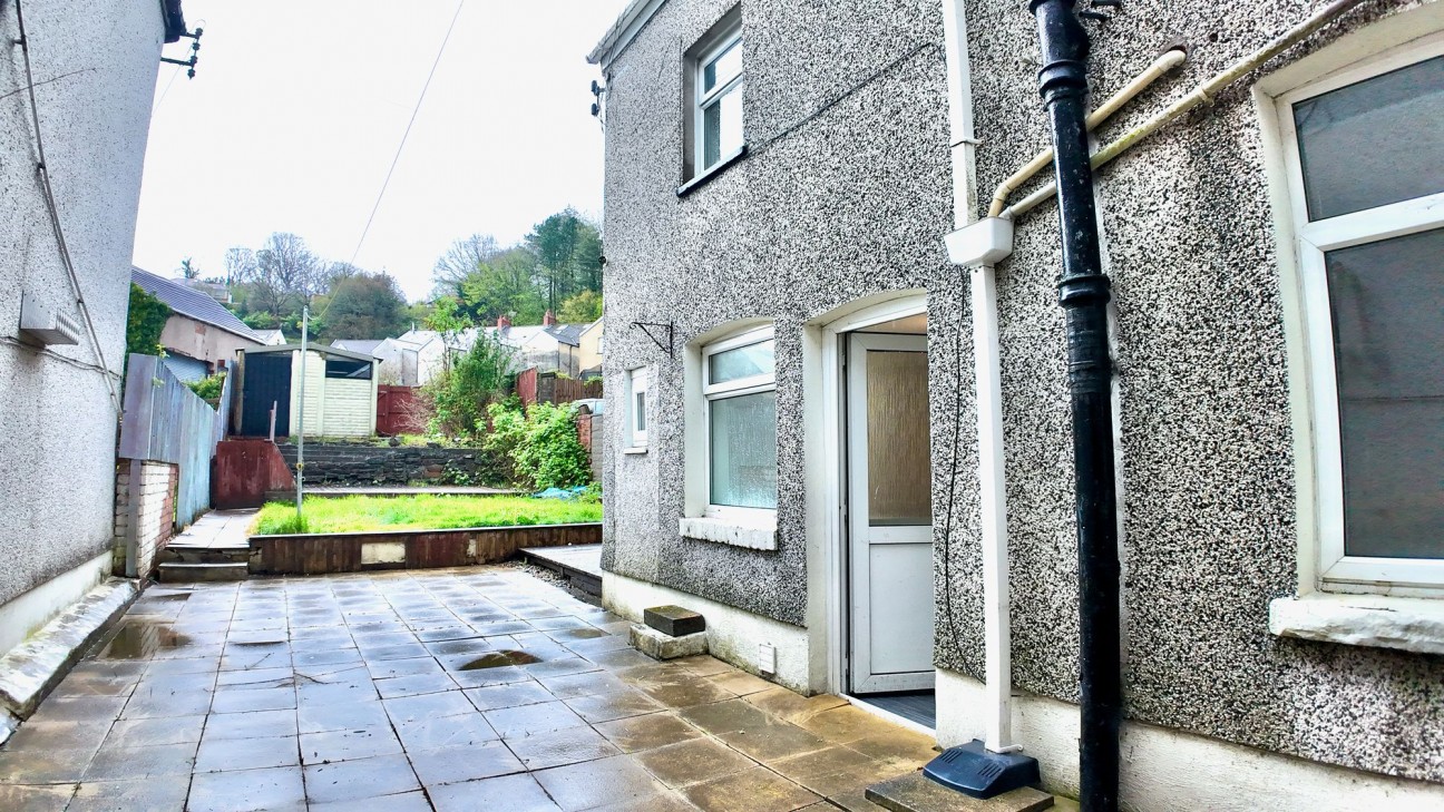 High Street, Newbridge, NP11