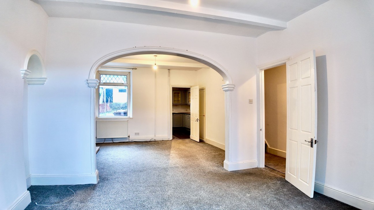 High Street, Newbridge, NP11