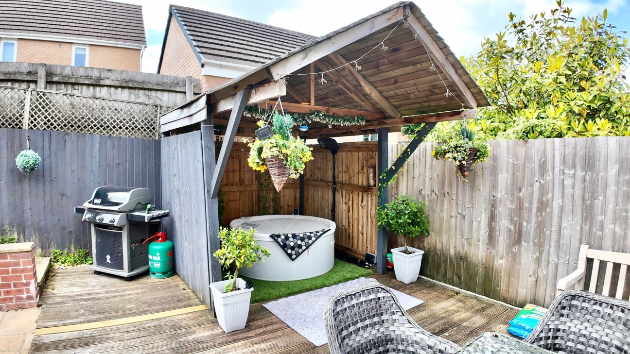 Woodside Drive, Newbridge, NP11