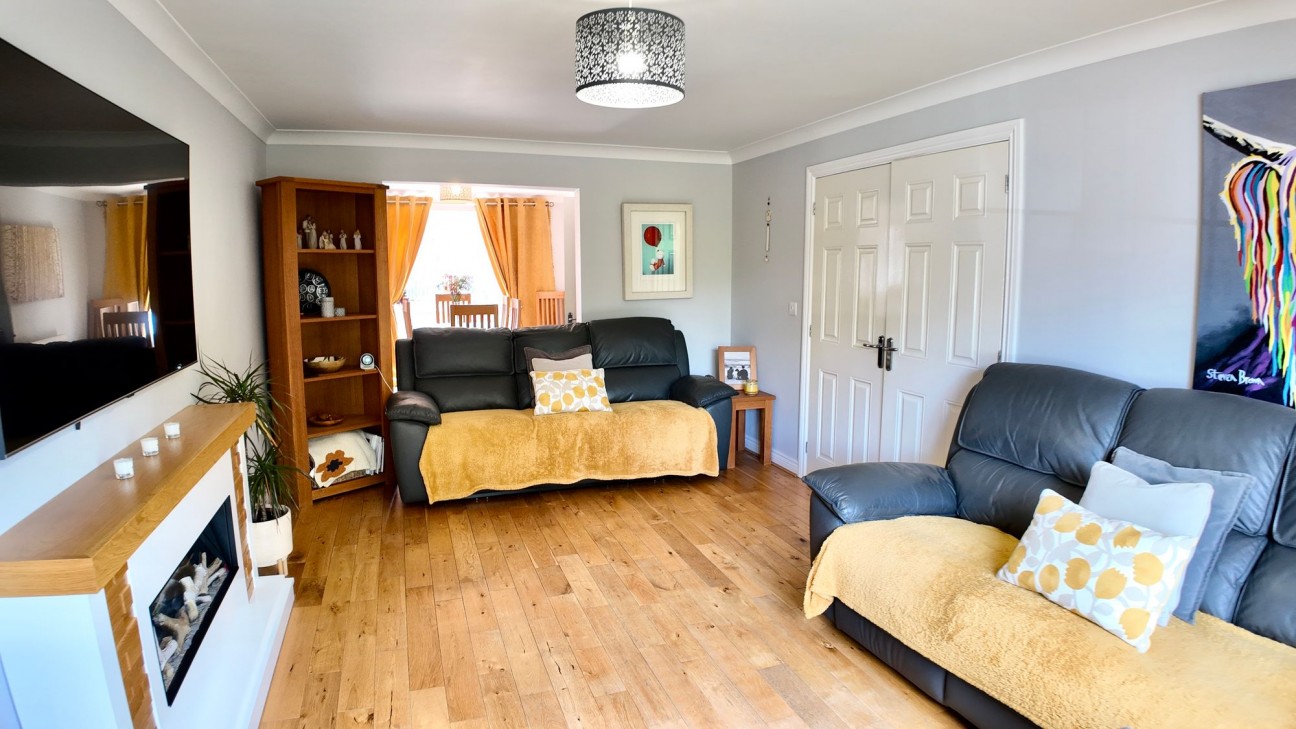 Woodside Drive, Newbridge, NP11