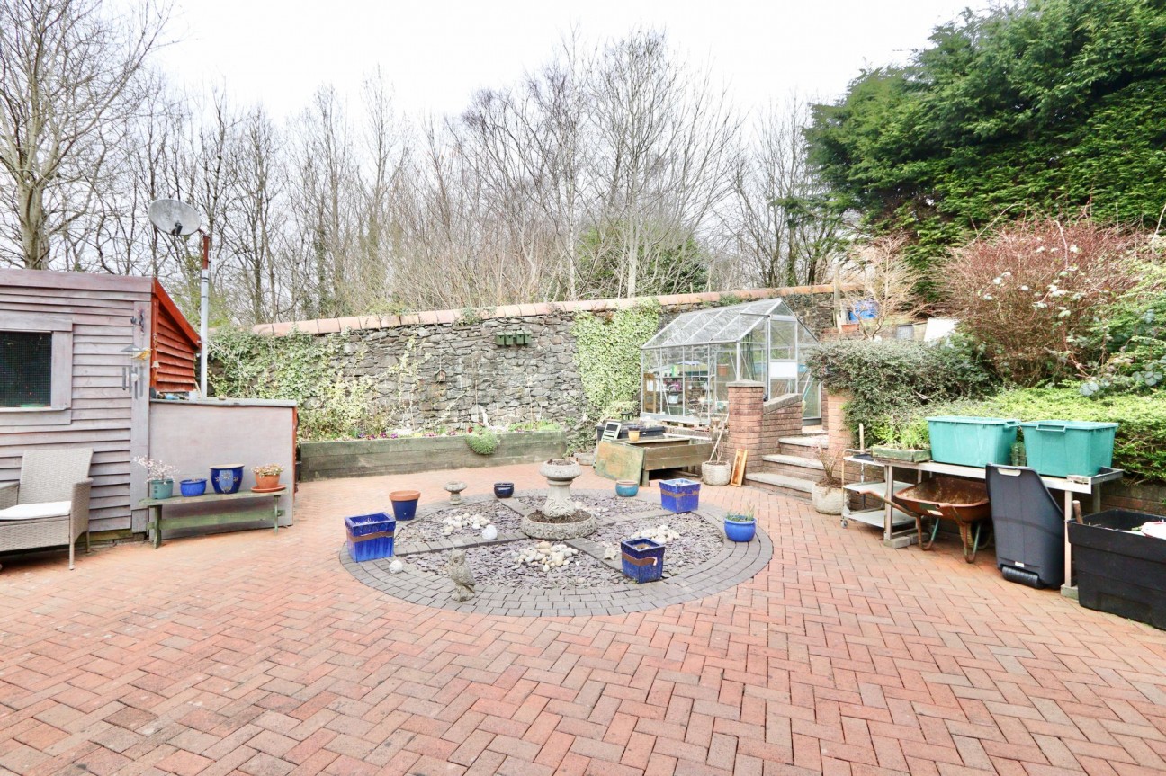 High Street, Pengam, NP12