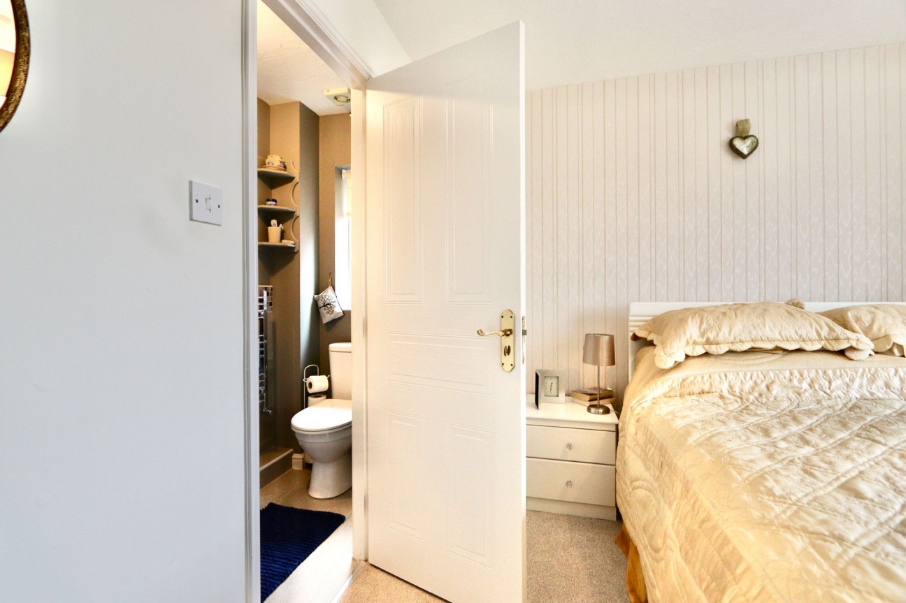 Nant-Gau, Oakdale, NP12