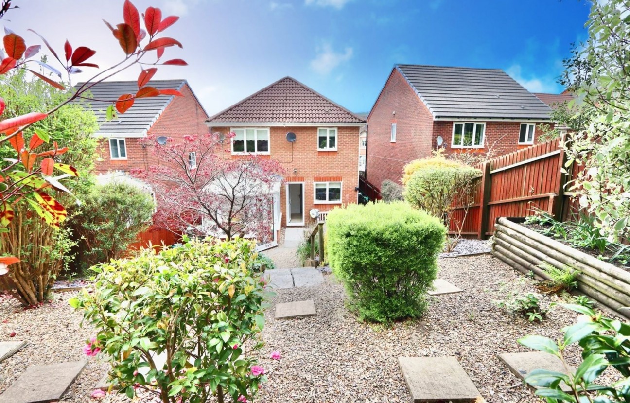 Nant-Gau, Oakdale, NP12