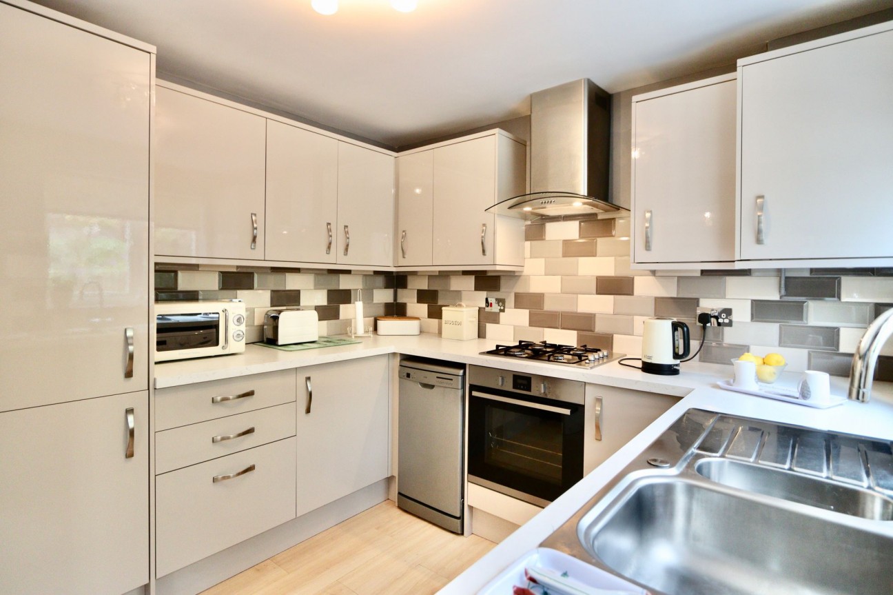 Nant-Gau, Oakdale, NP12