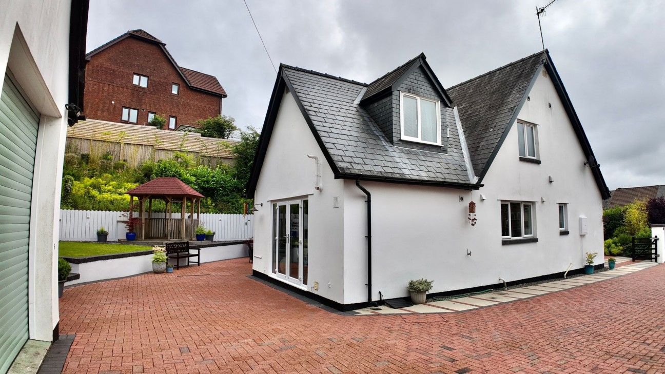 High Street, Blackwood, NP12